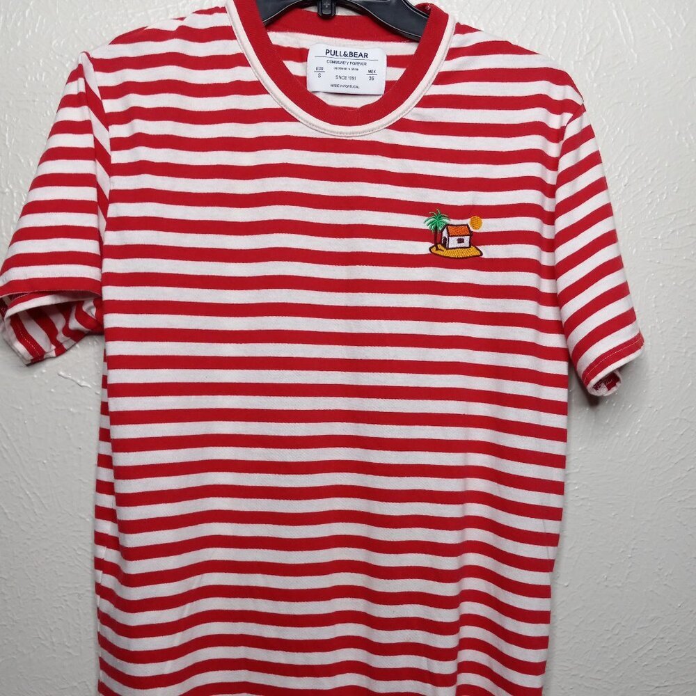 Pull&Bear Red & White Striped T-Shirt‎ w/ Embroidered Island Graphic Size S